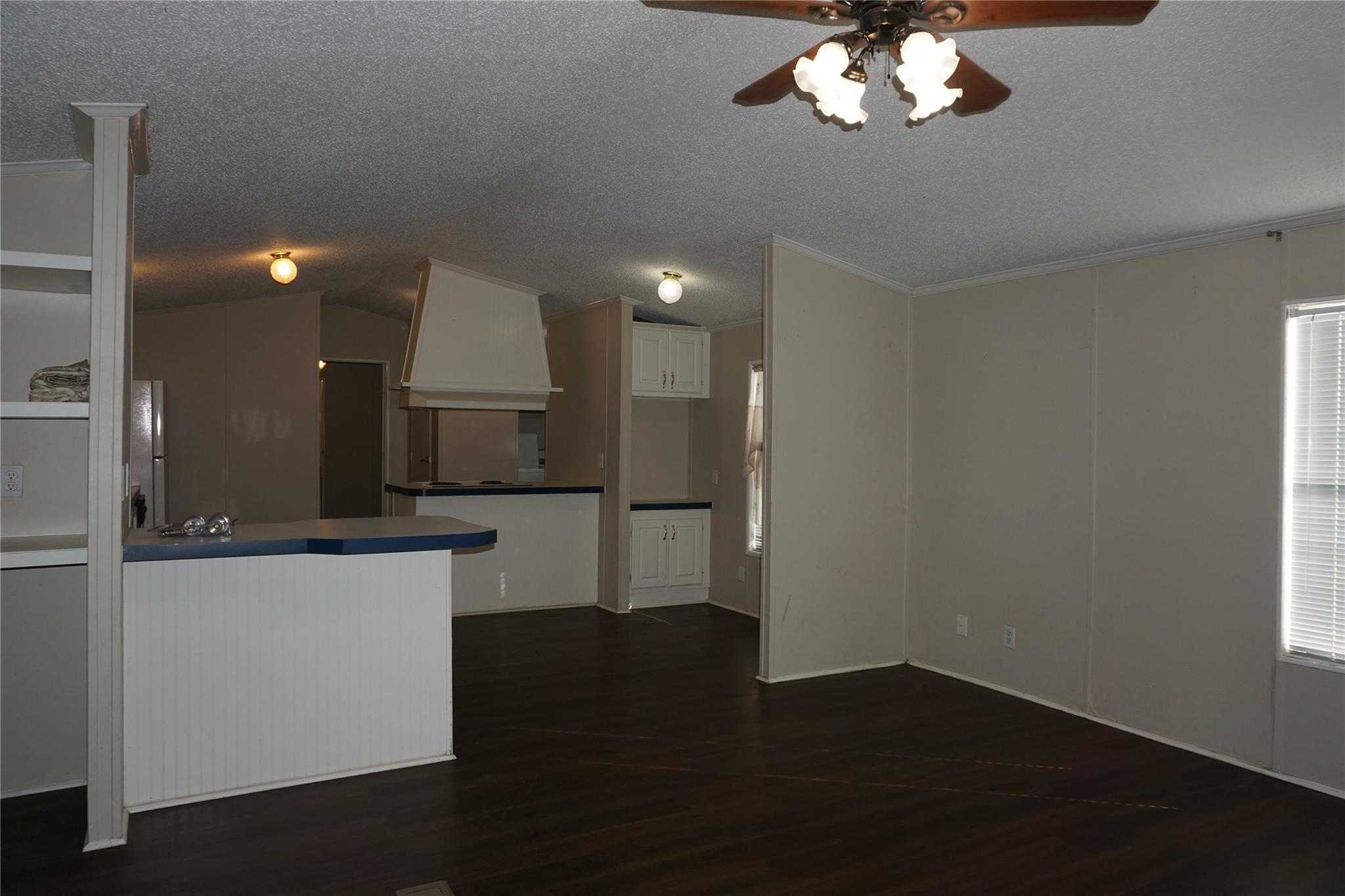 Residential Lease in Willis 5