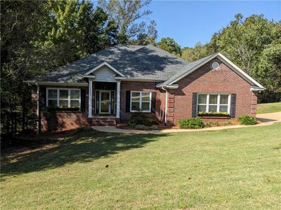 1644 Crescent Boulevard, House other with 5 bedrooms, 2 bathrooms and null parking in AUBURN AL | Image 1