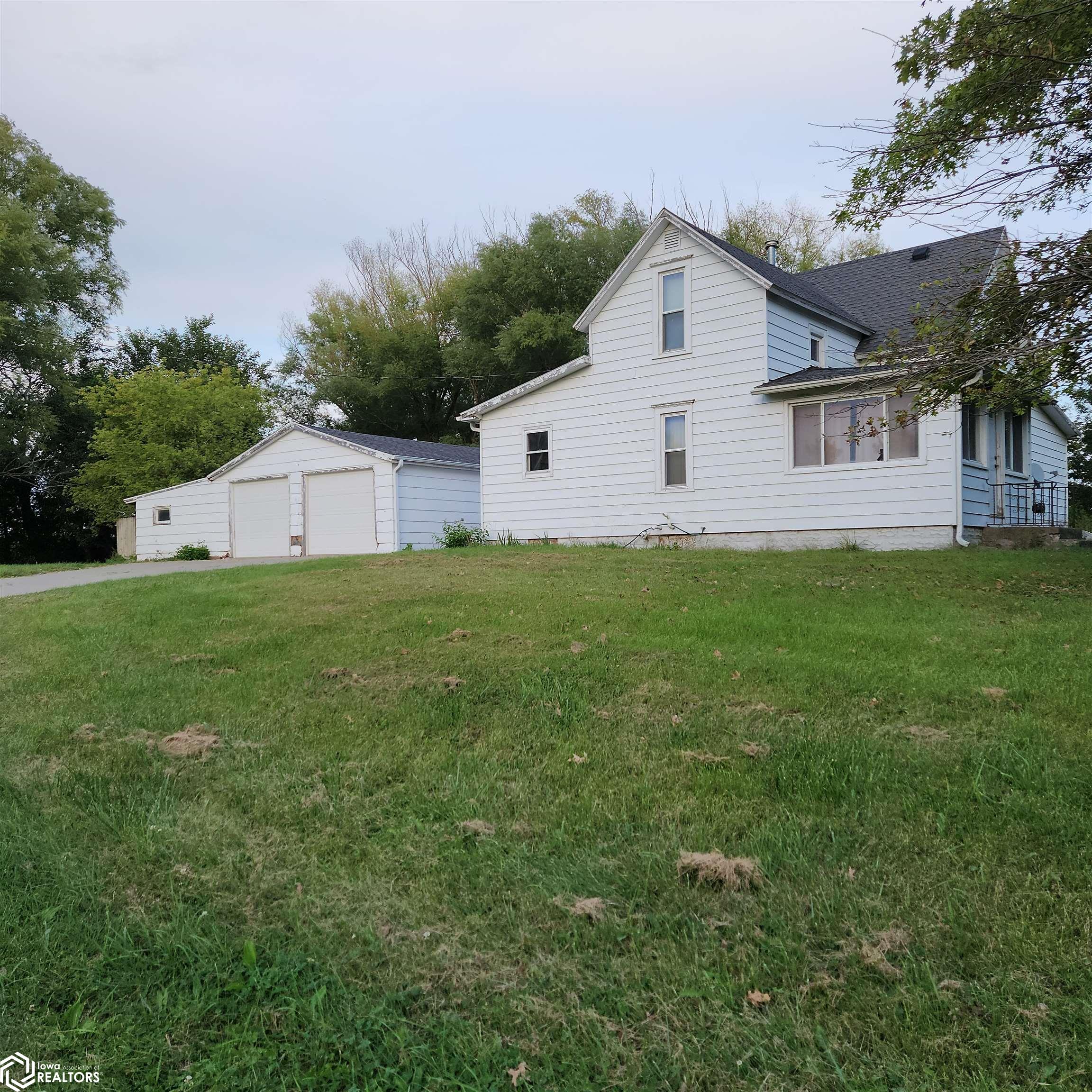 Ewart Rd, Grinnell, IA 50112