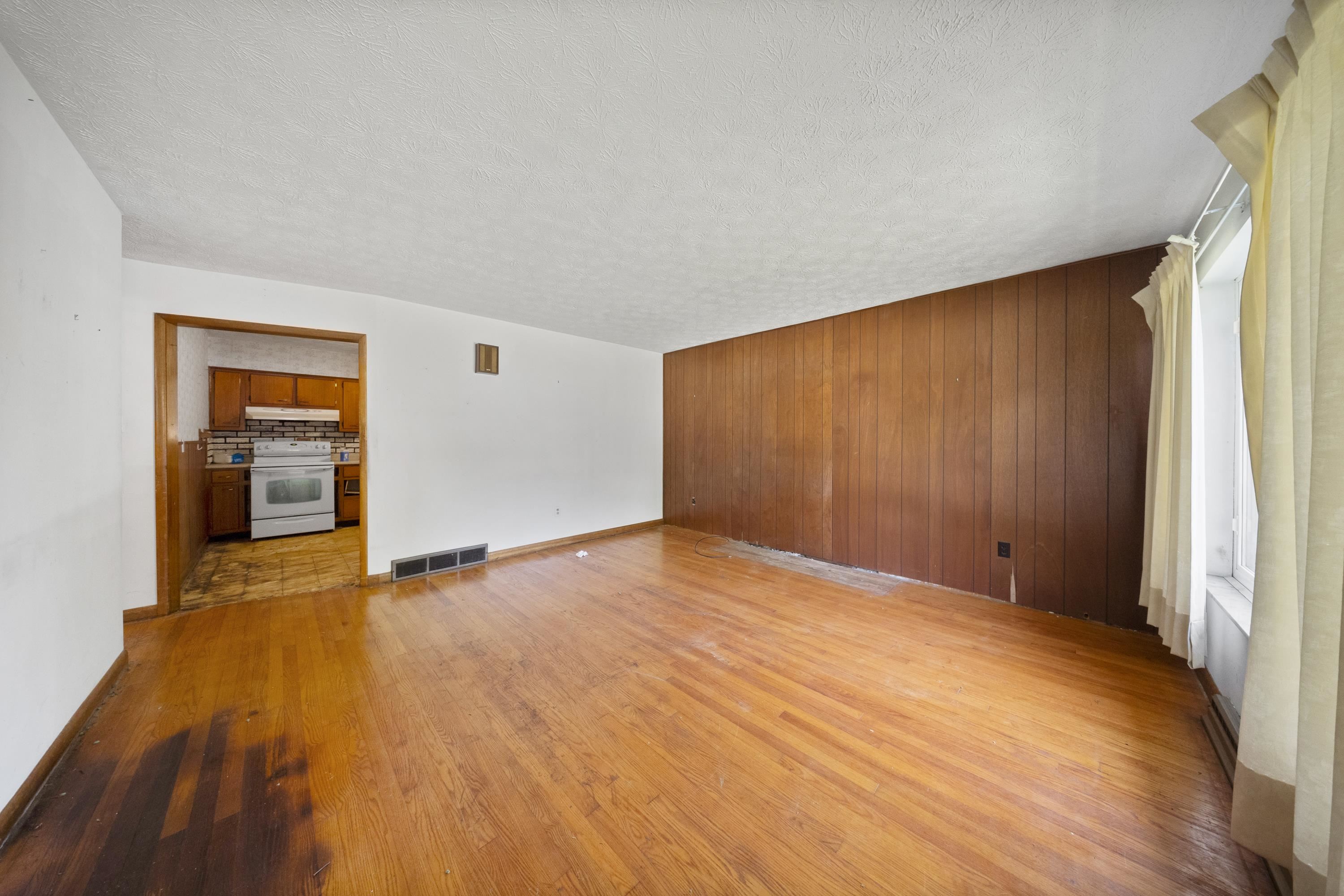 Residential in Flatwoods 4