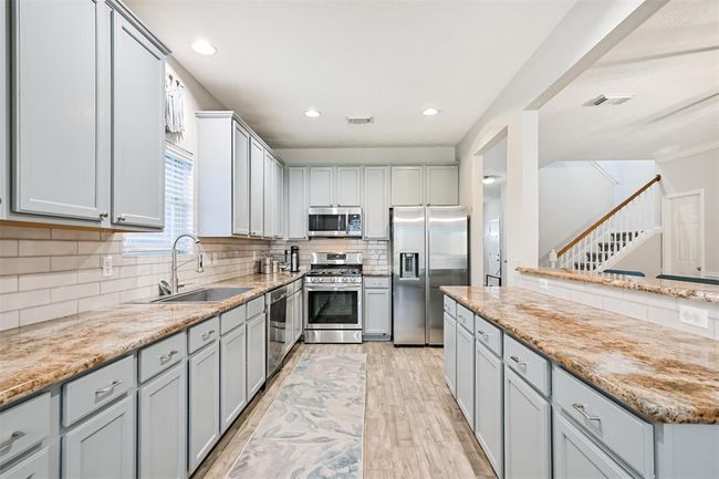3602 Pine Stream Dr, House other with 4 bedrooms, 3 bathrooms and 2 parking in Pearland TX | Image 8