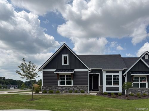 44-1054 Camellia Circle, Marion Township, MI, 48843 | Card Image