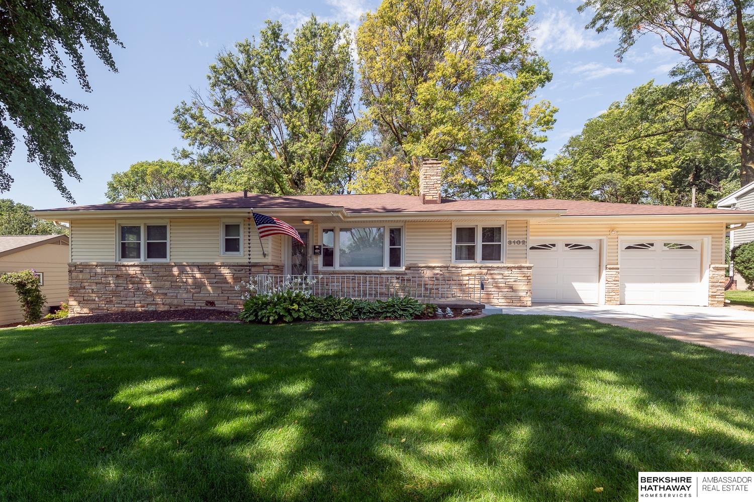 102nd St, Omaha, NE 68124
