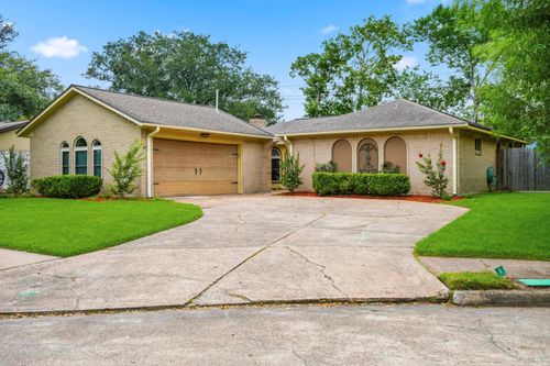 2708 Shady Creek Dr, Pearland, TX, 77581-5624 | Card Image