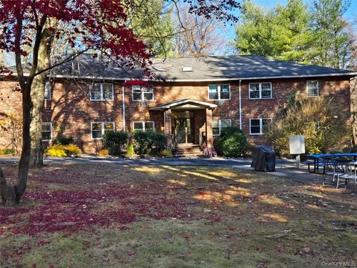 104-119 W Crooked Hill Rd, Pearl River, NY, 10965-1030 | Card Image