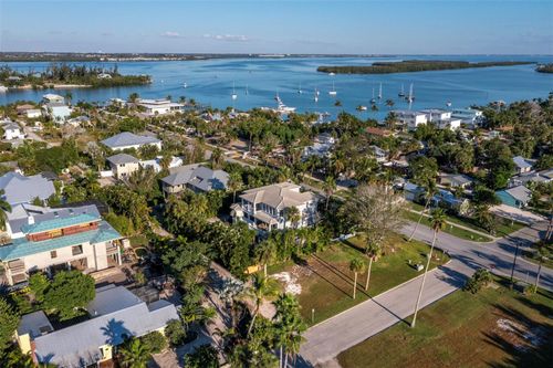 641 Broadway St, LONGBOAT KEY, FL, 34228-1004 | Card Image