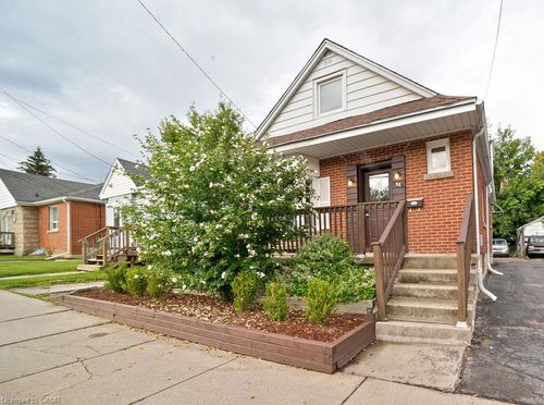 82 Whitney Ave, Hamilton, ON, L8S2G5 | Card Image