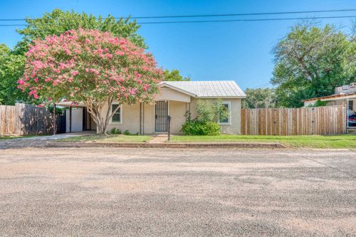 103 E Lampasas St, Llano, TX, 78643-2725 | Card Image