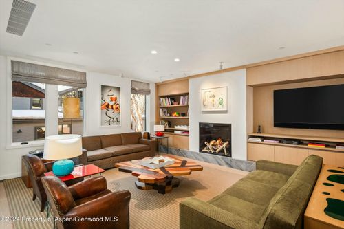 207-233 E Cooper Ave, Aspen, CO, 81611-1821 | Card Image