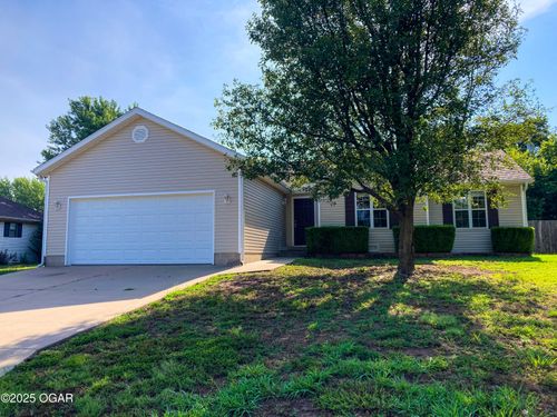2031 Red Bird Dr, Webb City, MO, 64870-1195 | Card Image