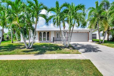 14697 Sunny Waters Ln, House other with 2 bedrooms, 2 bathrooms and null parking in Delray Beach FL | Image 2