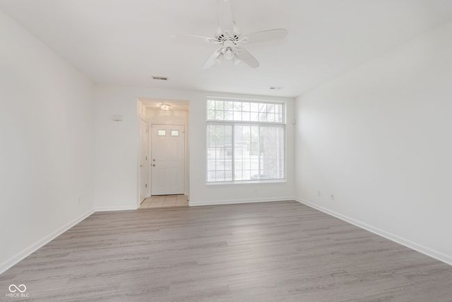 8422 Enclave Blvd, Condo with 2 bedrooms, 3 bathrooms and null parking in Fishers IN | Image 5
