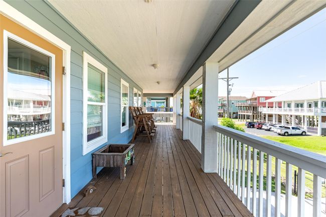 876 Kahla Dr, House other with 5 bedrooms, 2 bathrooms and 2 parking in Crystal Beach TX | Image 4