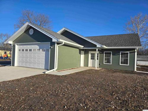 1301 Wabash Ave, Carthage, IL, 62321-1507 | Card Image