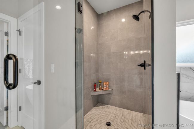 Master shower | Image 19