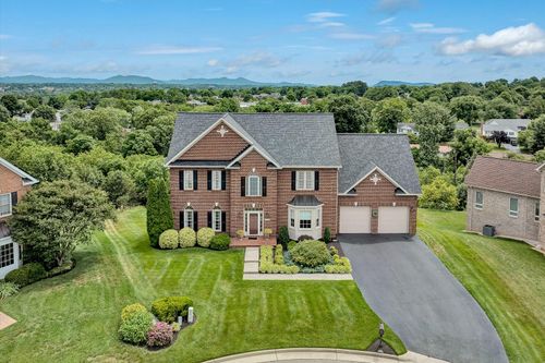 2120 River Oaks Dr, Salem, VA, 24153-7368 | Card Image