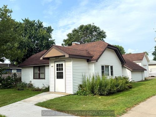 424 Carey St, Grand Island, NE, 68803-4521 | Card Image