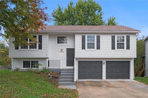 1882 Gates Dr W, Platte City, MO, 64079-9530 | Card Image