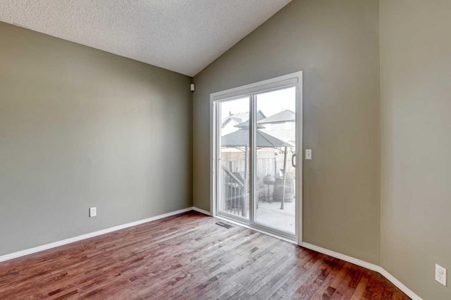 25 Martha's Green Ne, House detached with 4 bedrooms, 2 bathrooms and 4 parking in Calgary AB | Image 11