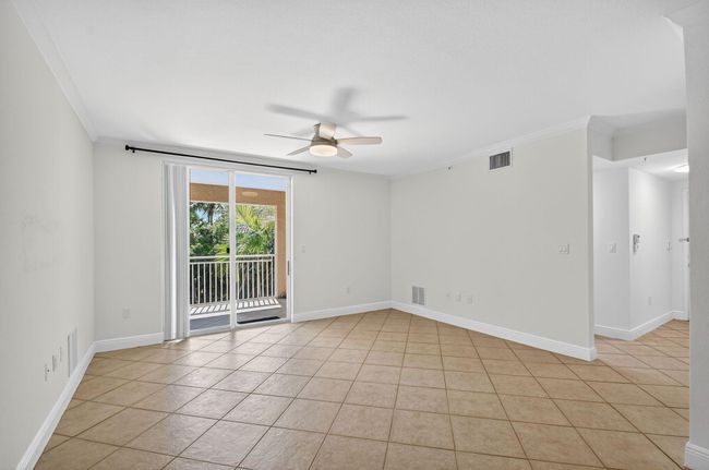 APT-304 - 6511 Emerald Dunes Dr, Condo with 2 bedrooms, 2 bathrooms and null parking in West Palm Beach FL | Image 13