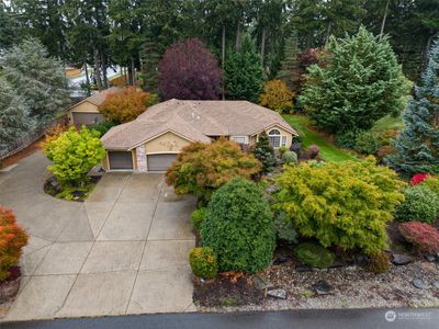 7230 Highlands Drive Ne, House other with 3 bedrooms, 2 bathrooms and 7 parking in Olympia WA | Image 2