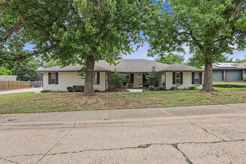 319 W Bass Ave, Yukon, OK, 73099-3919 | Card Image