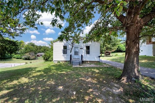 10525 Hobday Ave, Saint Ann, MO, 63074-3723 | Card Image