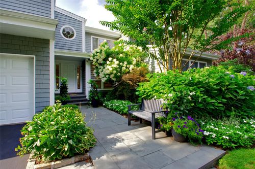 68 Bond Ct, Manhasset, NY, 11030-3920 | Card Image