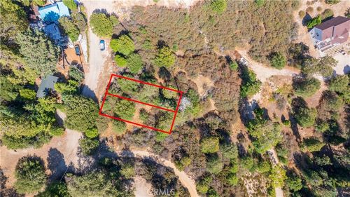 1556 Craghill Dr, Cedar Glen, CA, 92321 | Card Image