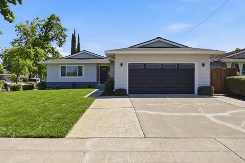902 Camellia Way, San Jose, CA, 95117 | Card Image