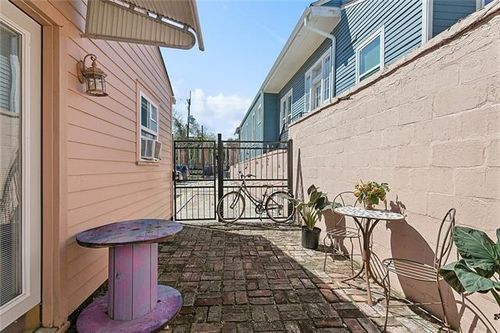 h-1431 St Andrew Street, New Orleans, LA, 70130 | Card Image