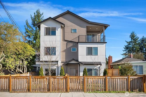 b-8338 27th Ave Nw, Seattle, WA, 98117-4511 | Card Image