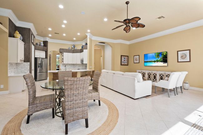 8107 Links Way, House other with 3 bedrooms, 3 bathrooms and null parking in Port St Lucie FL | Image 9