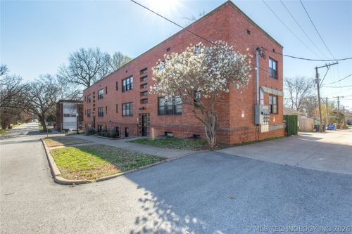 1520 E 17th St, Tulsa, OK, 74120-7216 | Card Image