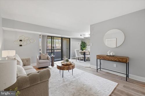 821c-2322 Freetown Ct, RESTON, VA, 20191-1767 | Card Image