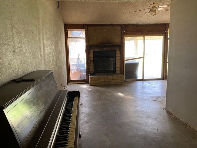 501 S Clay St, House other with 3 bedrooms, 2 bathrooms and null parking in Henrietta TX | Image 5