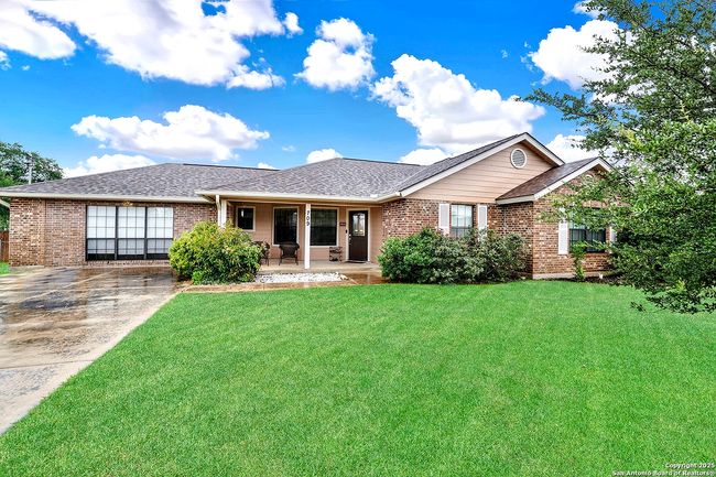 709 Voges St, House other with 4 bedrooms, 3 bathrooms and null parking in Poth TX | Image 5