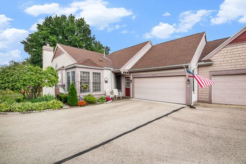 3391 English Hills Dr Nw, Walker, MI, 49544-7334 | Card Image