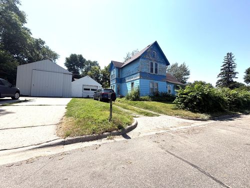 805 Railroad Ave, Sauk Centre, MN, 56378-1438 | Card Image