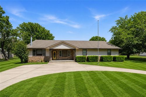 2710 N Michigan St, Pittsburg, KS, 66762-2742 | Card Image