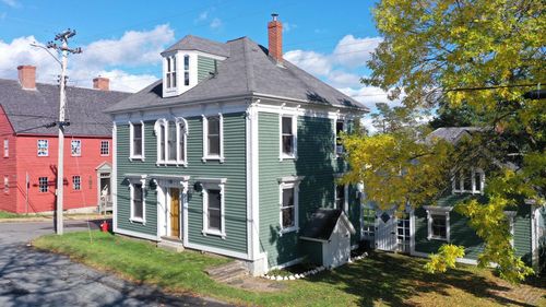 60 Cornwallis St, Lunenburg, NS, B0J2C0 | Card Image