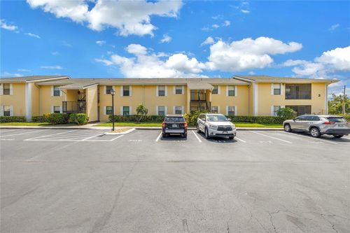 315-3001 58th Avenue S, ST PETERSBURG, FL, 33712 | Card Image