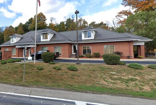 819 Little Britain Rd, New Windsor, NY, 12553-5518 | Card Image