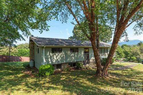 127 College Cir, Swannanoa, NC, 28778-2032 | Card Image