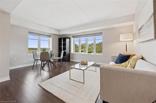 301-776 Laurelwood Dr, Waterloo, ON, N2V0A8 | Card Image