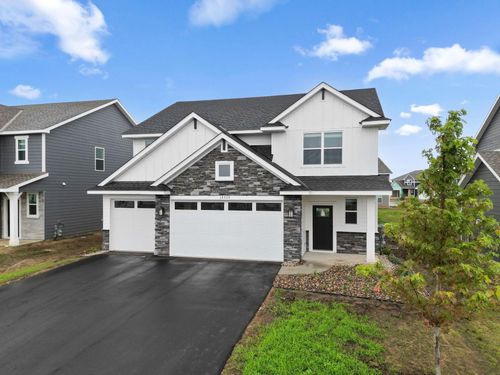 18325 Gladiator Dr, Lakeville, MN, 55044-2333 | Card Image
