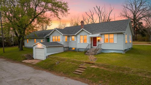 401 W Fourth Street, Willow Springs, MO, 65793 | Card Image