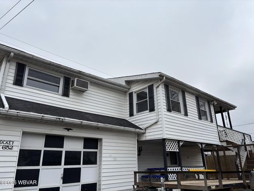 R 652 E Church St, LOCK HAVEN, PA, 17745-2221 | Card Image