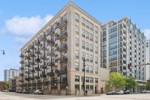 402-1801 S Michigan Ave, Chicago, IL, 60616-1642 | Card Image