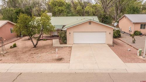 104 San De Cristo Ct, Bloomfield, NM, 87413-6519 | Card Image